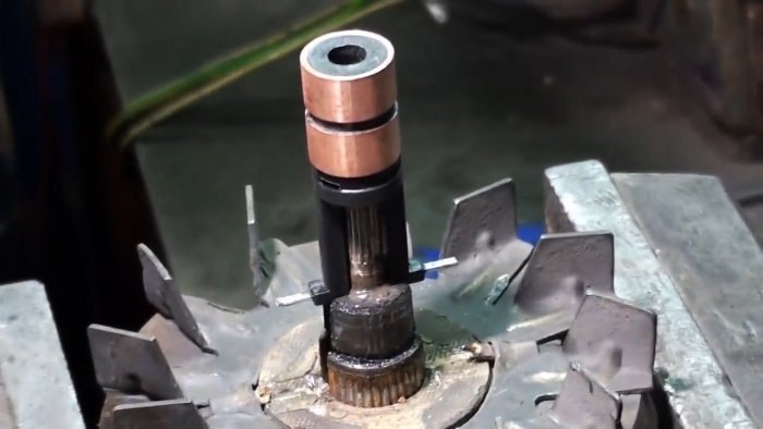 Как поменять токосъемные кольца на роторе генератора