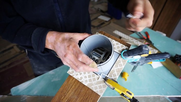 Как болгаркой сделать идеально ровное квадратное отверстие в плитке