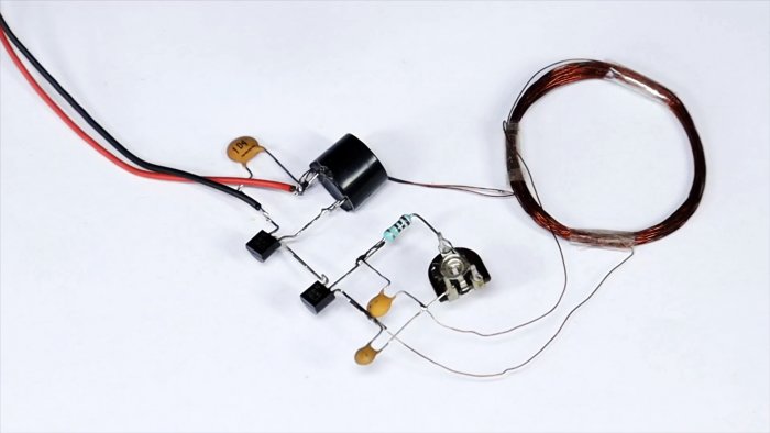 Как сделать очень простой металлоискатель на 2 транзисторах