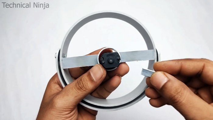 1619171775_kak-sdelat-akkumuljatornyj-nastolnyj-ventiljator-0-02-49-200 Как сделать аккумуляторный настольный вентилятор из ПВХ трубы