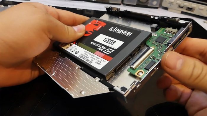 Как модернизировать старый ноутбук заменив DVD привод на SSD