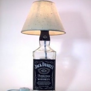 как самому сделать настольную лампу из бутылки алкоголя