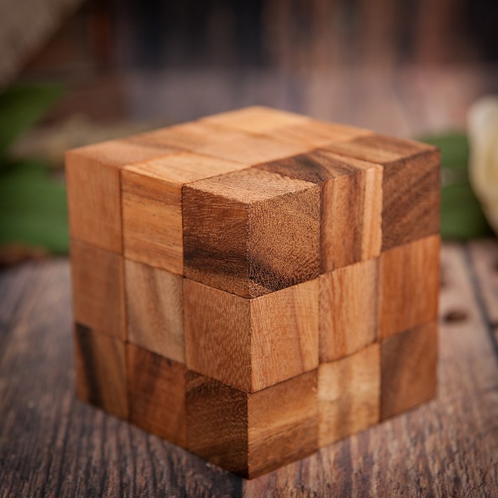 Кубик из дерева