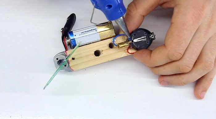 Лазерный нивелир из подручных материалов