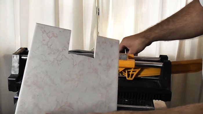 Как сделать прямоугольный вырез в керамической плитке
