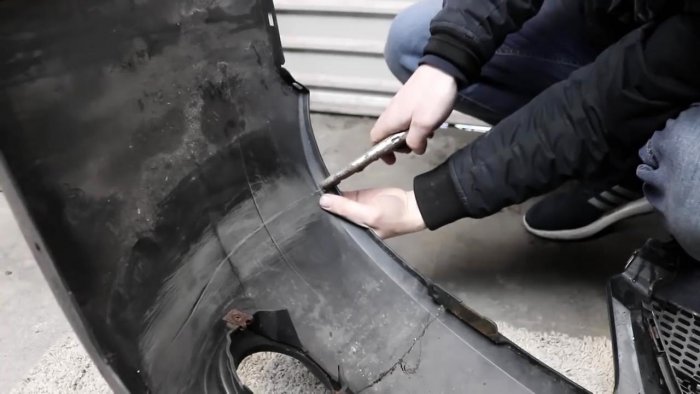 Как отремонтировать трещину на бампере авто