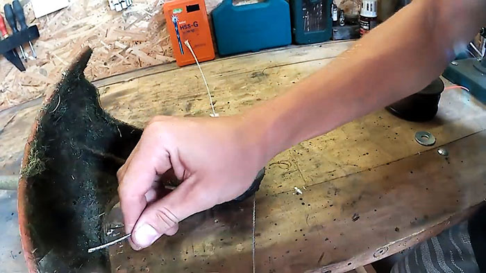 Как заменить леску в триммере стальным тросом