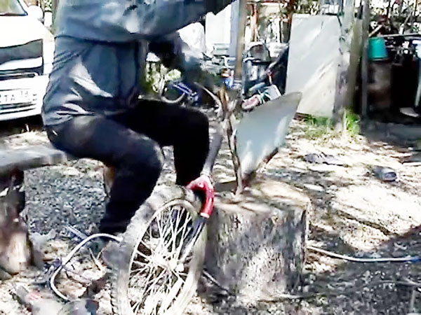 Как сделать ручной окучник картошки из старого велосипеда
