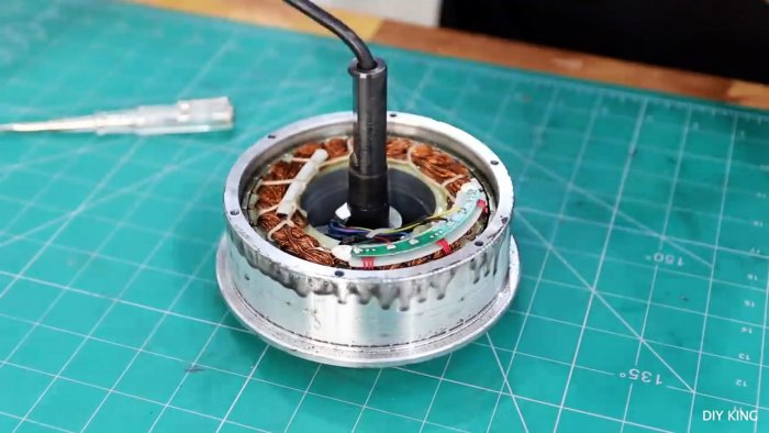 Как сделать небольшой электрический генератор из сигвея и двигателя триммера
