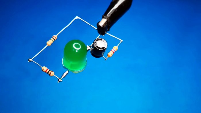 Светодиодная мигалка всего на 1 транзисторе