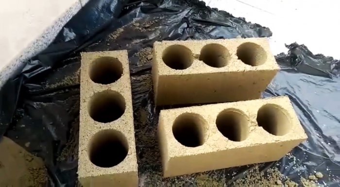 Как сделать простую форму для отливки цементных блоков из досок и трубы ПВХ
