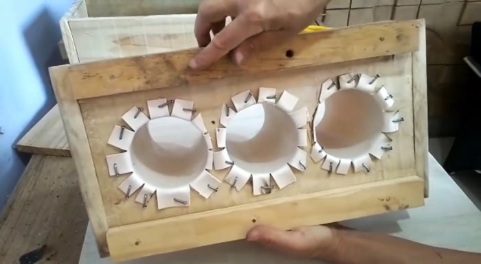 Как сделать простую форму для отливки цементных блоков из досок и трубы ПВХ