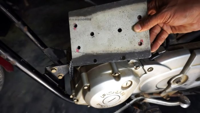 Как переделать легкий мотоцикл в электробайк с приводом от ручной циркулярки
