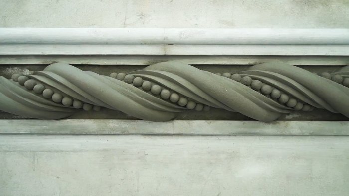 Как сделать декор на фасаде в виде спирали из цемента