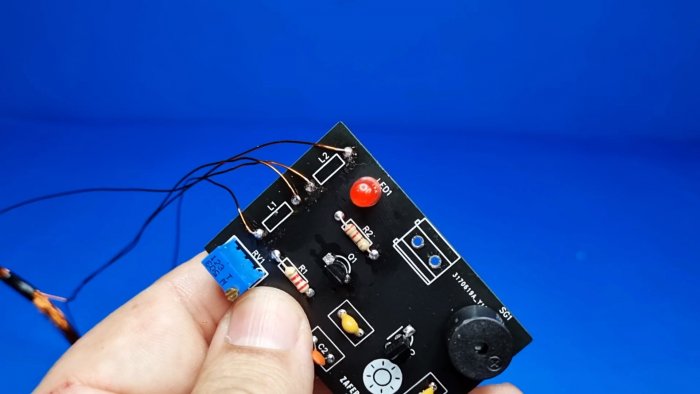 Как сделать простой металлоискатель на 2 транзисторах