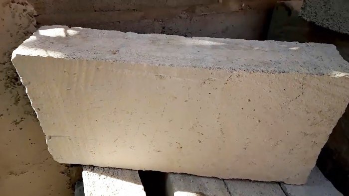 Как изготовить теплые и облегченные бетонные блоки с тройной выгодой