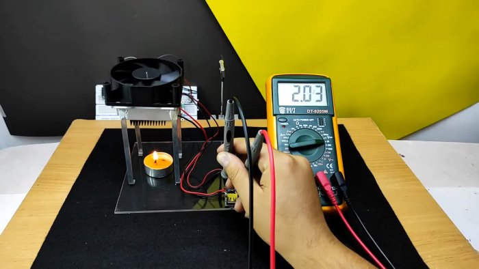 Как сделать термоэлектрический генератор и зарядить телефон теплом свечи