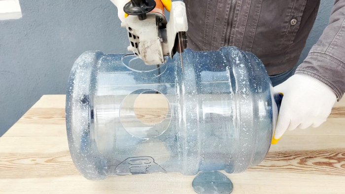 Как смастерить долгоиграющую автоматическую поилку и кормушку для домашней птицы из ПЭТ бутылей